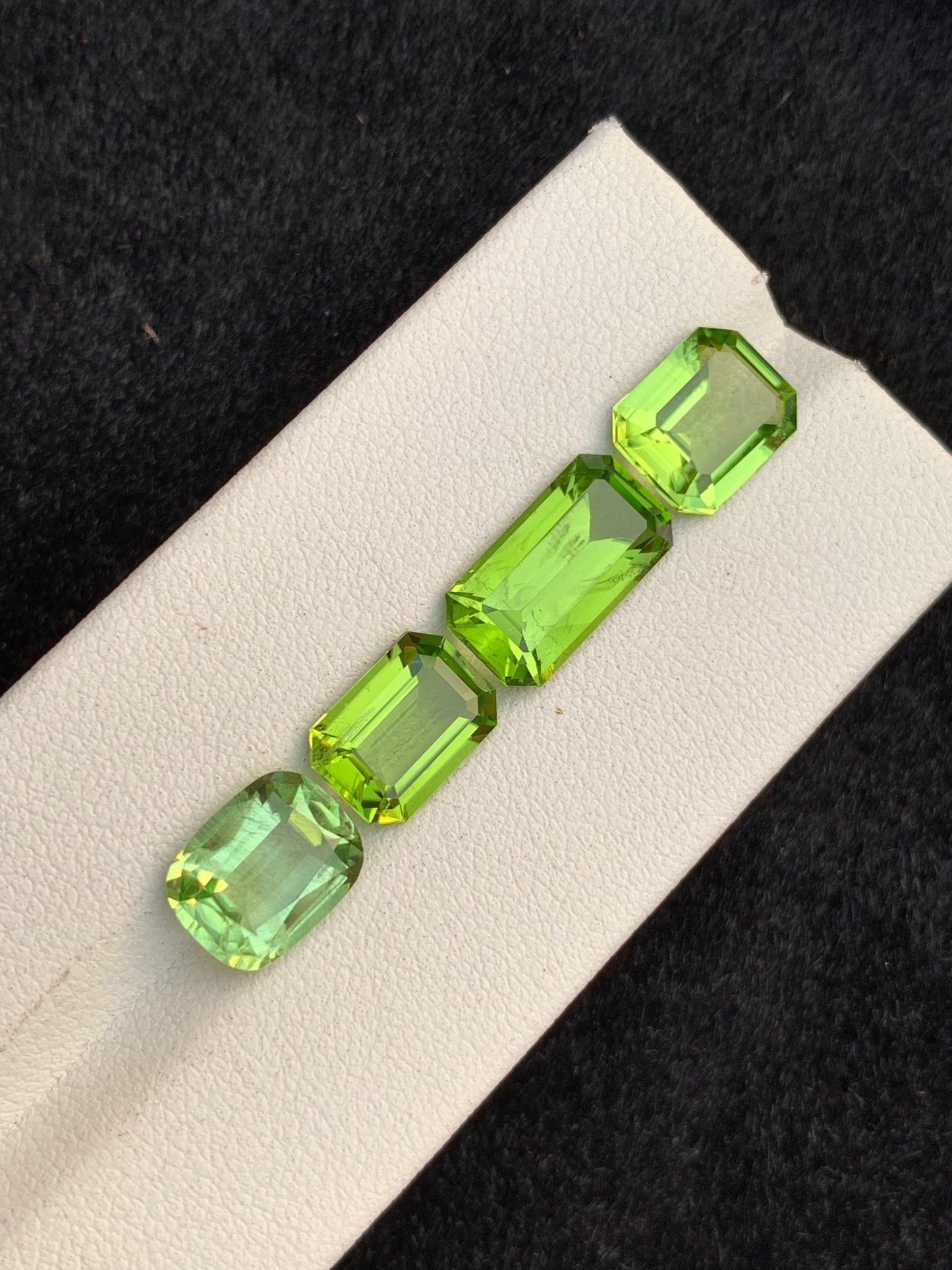13 Carat Natural Apple Green Loose Peridot Stones