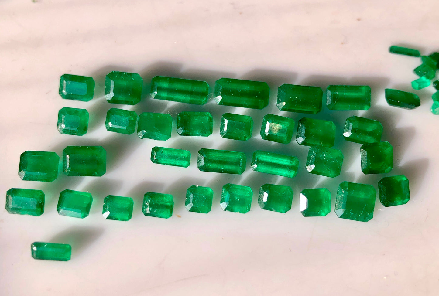 22 Carats Natural Swat Emerald Loose Stones AAA Green Color