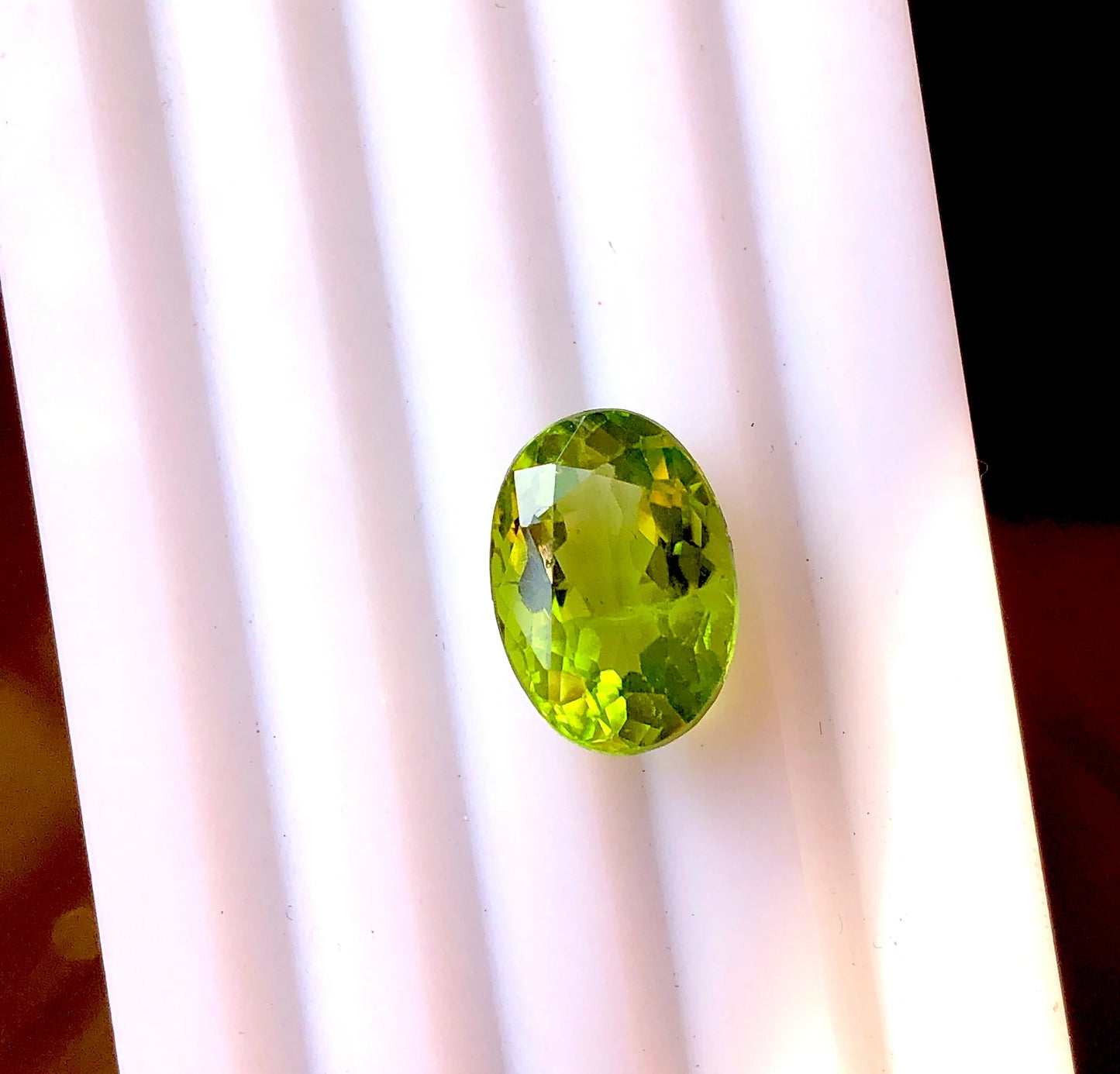 4.49 carats Oval Shape Loose Green Peridot Gem