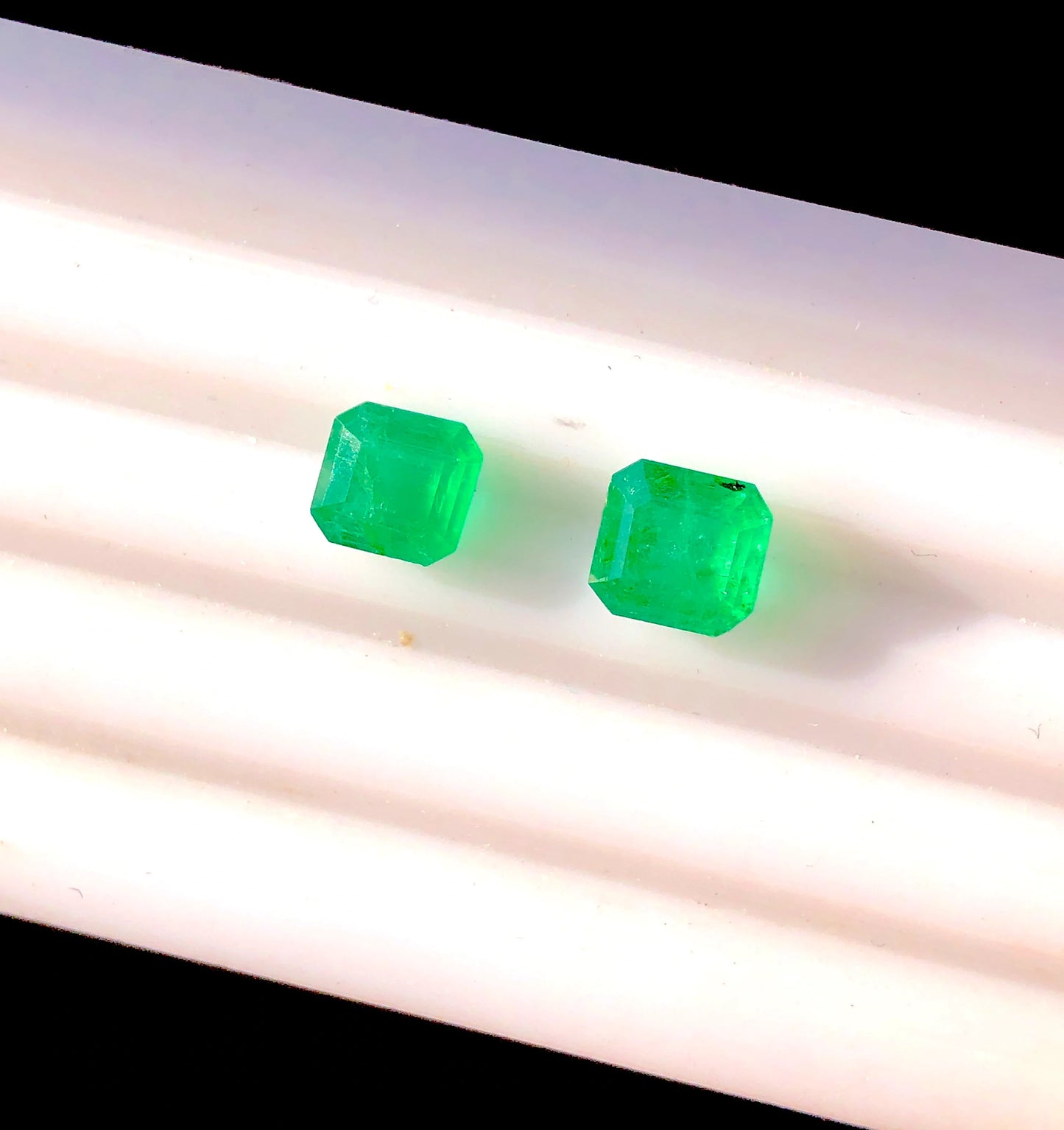 2.10 Carats Pair of Swat Emerald Loose Gem Pair