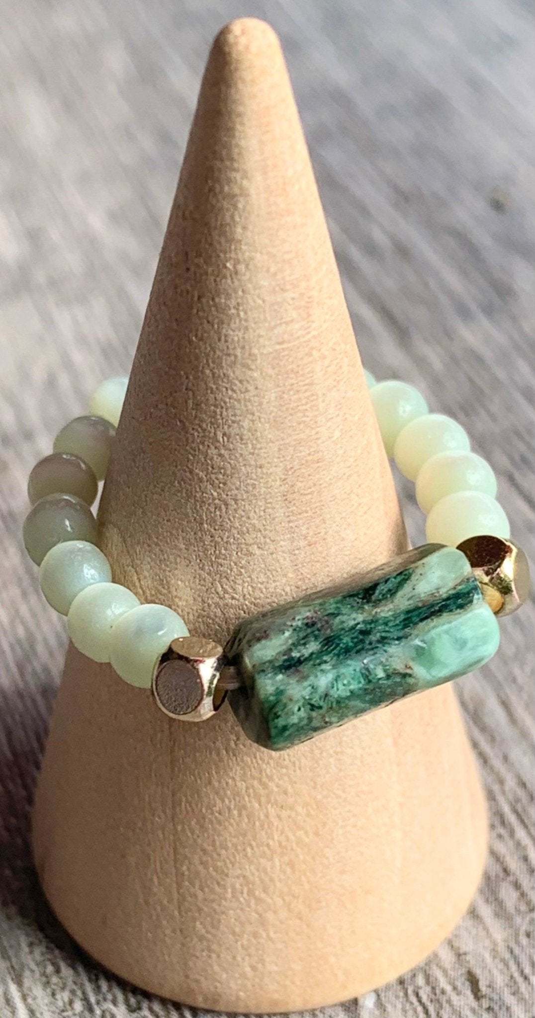 Emmy Handmade Emerald and Cats Eye Expandable Beaded Ring - Born Mystics