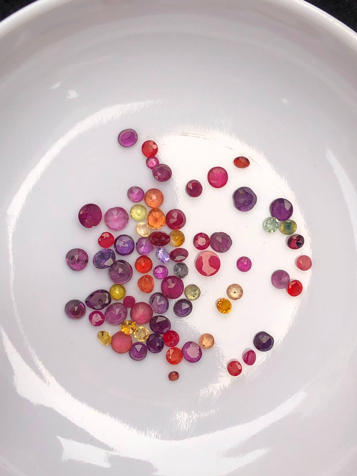 15 Carat Multicolour Round Shape Natural Sapphire Colored Stones Deal