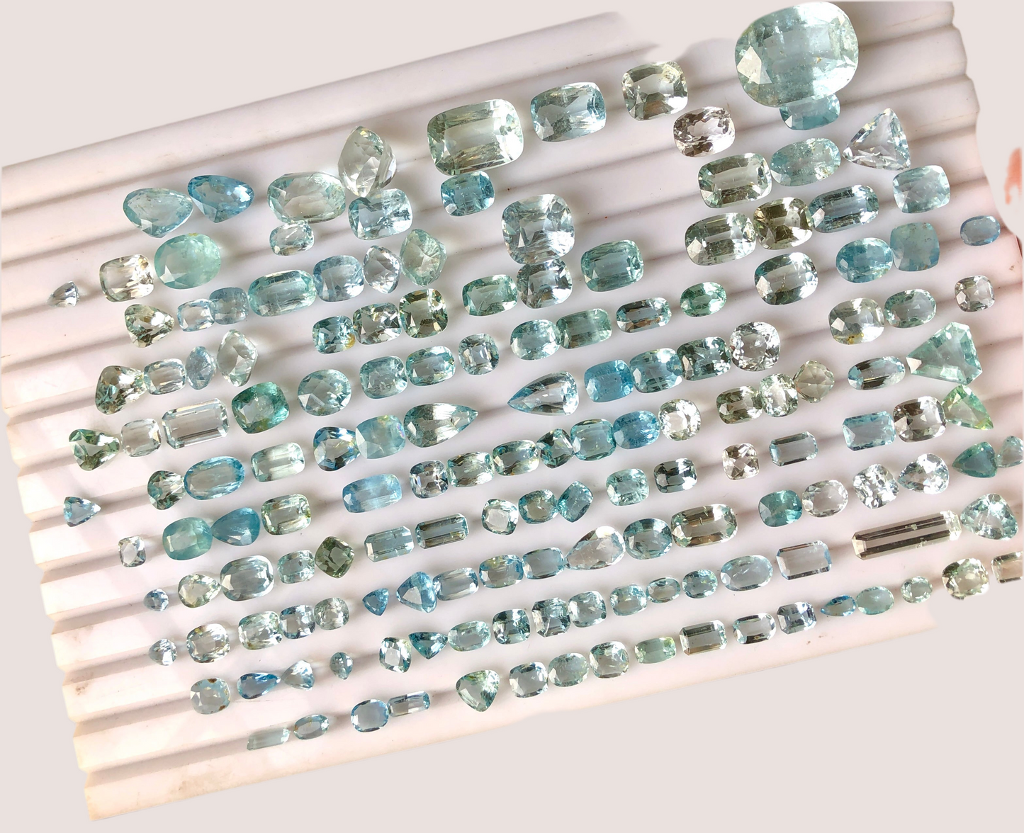 300 Carats Wholesale Loose Aquamarine Deals