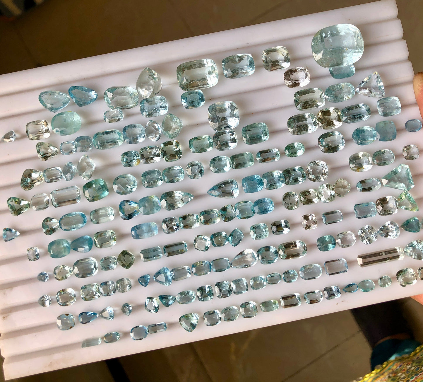 300 Carats Wholesale Loose Aquamarine Deals