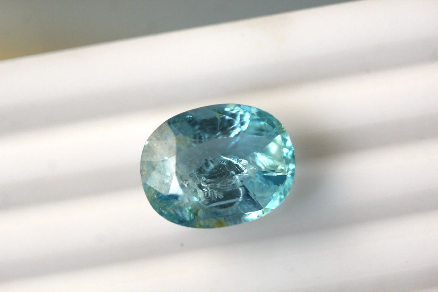 6.95 carats Oval Cut Blue Aquamarine Loose Gem