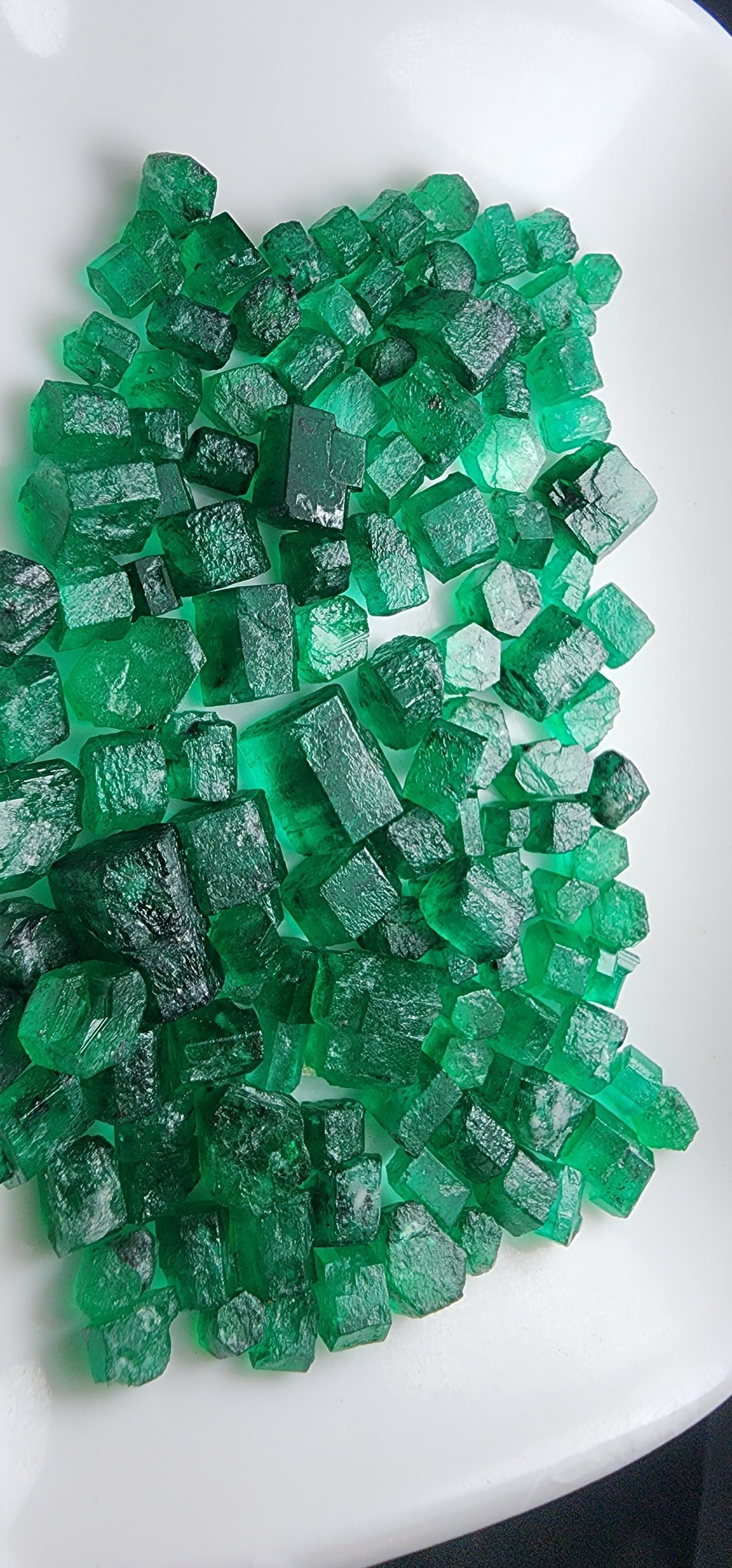 160 carat facet Grade Rough Emerald For Lapidary