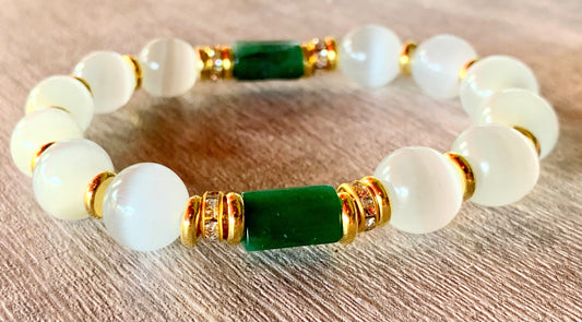 🔴SOLD🔴 Valentine Handmade Cats Eye, Emerald, and Gold Plated Hematite Expandable Bracelet