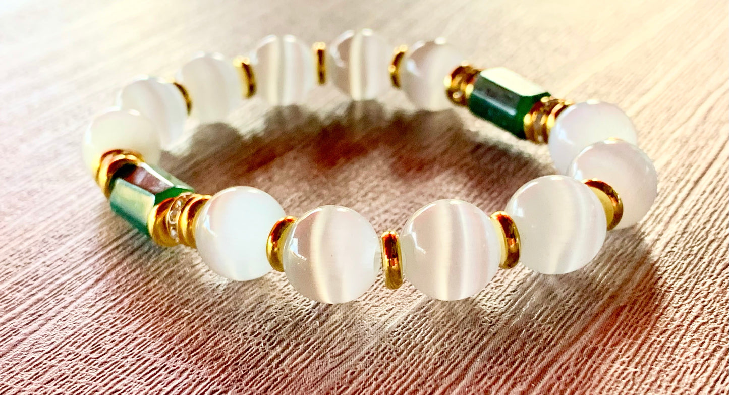 🔴SOLD🔴 Valentine Handmade Cats Eye, Emerald, and Gold Plated Hematite Expandable Bracelet
