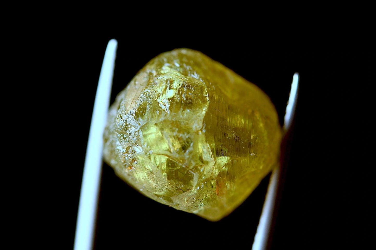 30 Carats Natural Mali Garnet Rough Crystal Raw Form