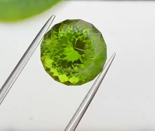 7 Carat Round Cut Green Peridot Loose Gemstone