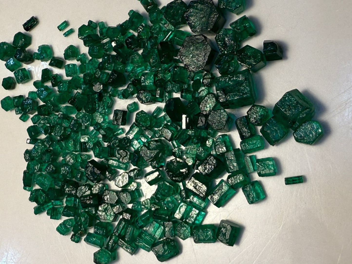 200 Carats Facet Grade AA Grade Rich Green Rough Swat Emerald Bulk Lot