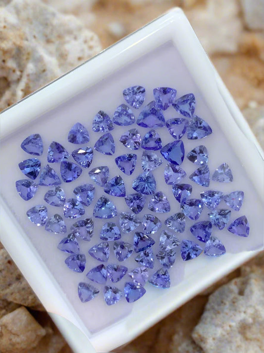 15 Carat Triangle Shape Blue Tanzanite Loose Stones Deal