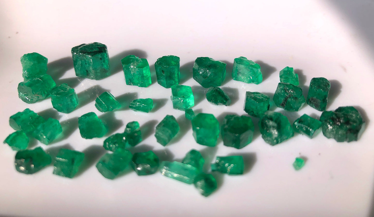 42.9 Carats Facet Rough Swat Emeralds Deal for Cutting
