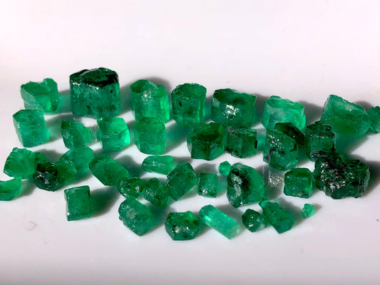 42.9 Carats Facet Rough Swat Emeralds Deal for Cutting