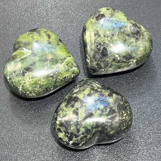 Green Nephrite Jade Puffy Heart Crystal Carving Wholesale