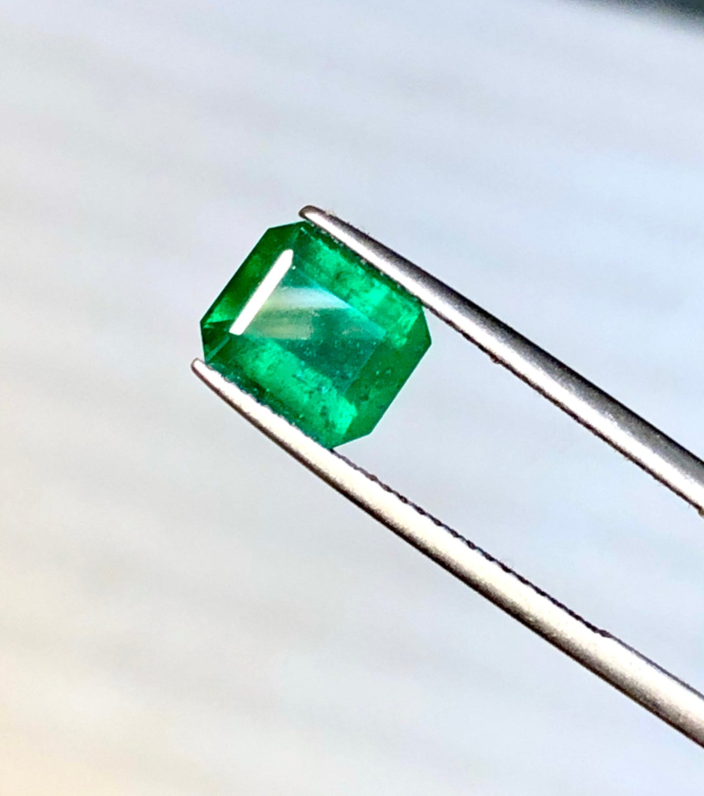 8.6 mm Octagonal Vivid Green Swat Emerald Loose Gem