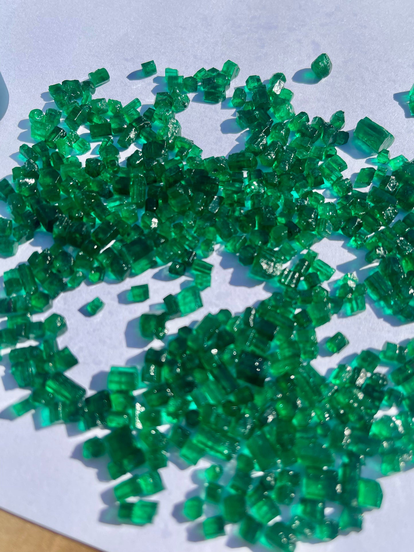 AAA Grade Top Quality Vivid Green Swat Emerald Facet Rough Stones Wholesale