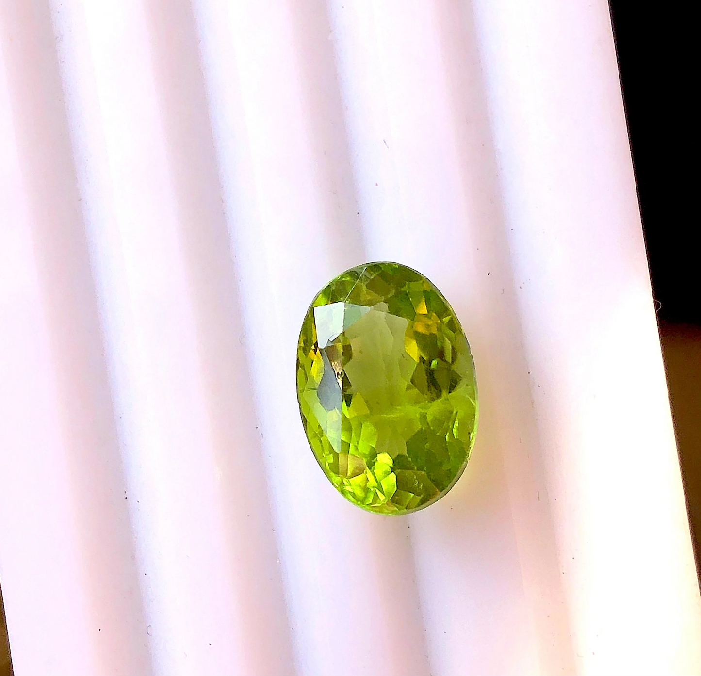 4.49 carats Oval Shape Loose Green Peridot Gem