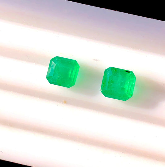 2.10 Carats Pair of Swat Emerald Loose Gem Pair