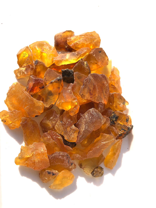 40 Grams Natural Fossilised Amber With Plant Debris Traces and Mineral Specks