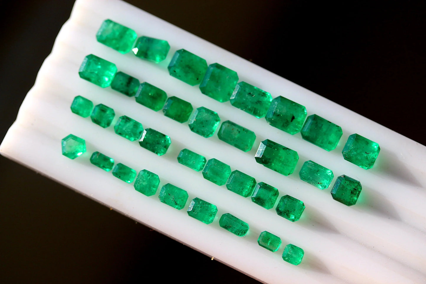 18.30 carats Swat Loose Emerald Stone Deal